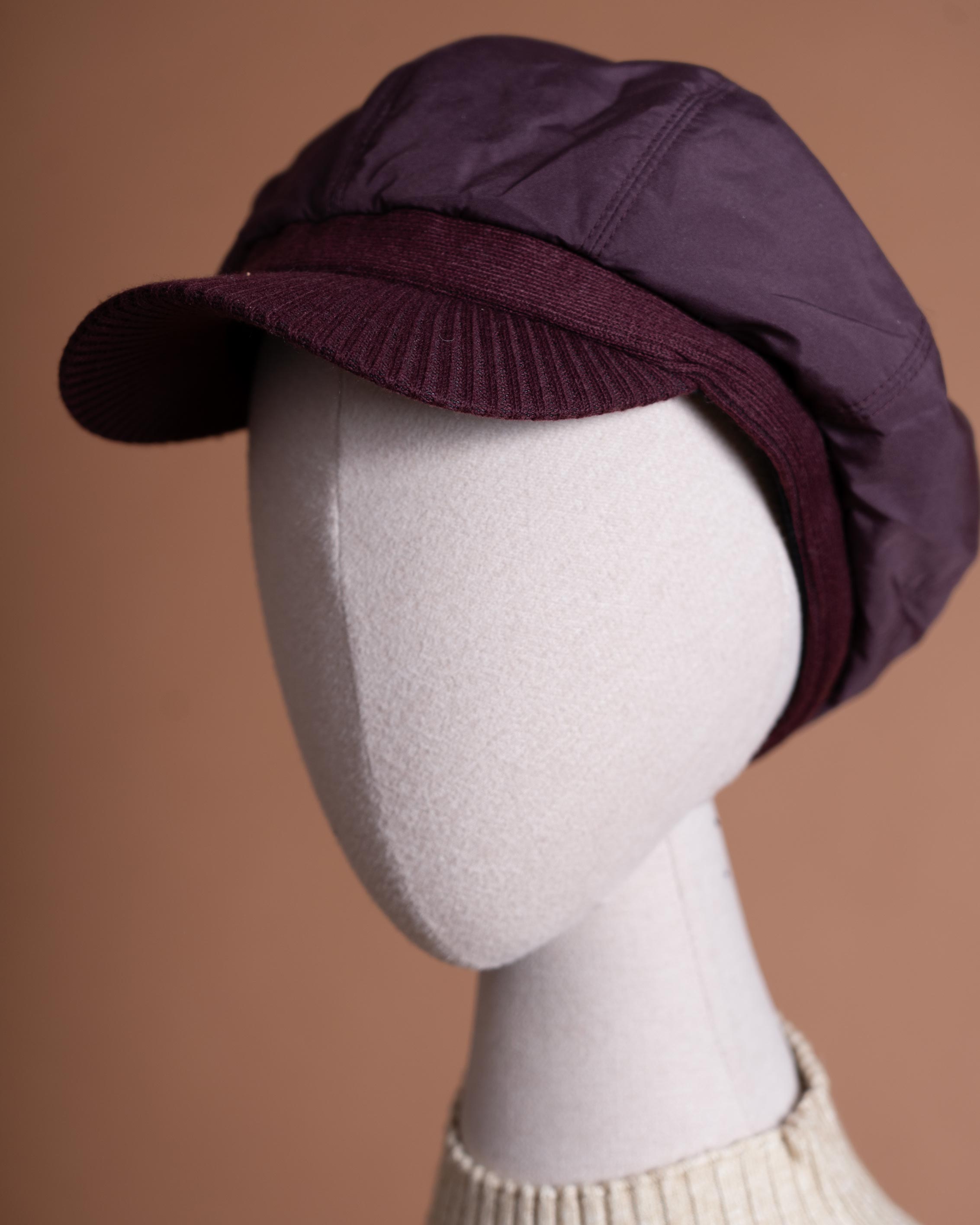 بنفش لبه دار